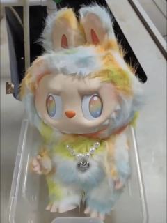 labubu中娃”rock“路透来啦！
五彩缤纷毛茸茸的手感